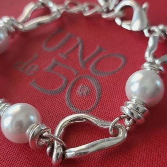 Uno de 50 Bracelet - PERLA MOSQUETA - Silver with Pearls - Picture 4 of 12